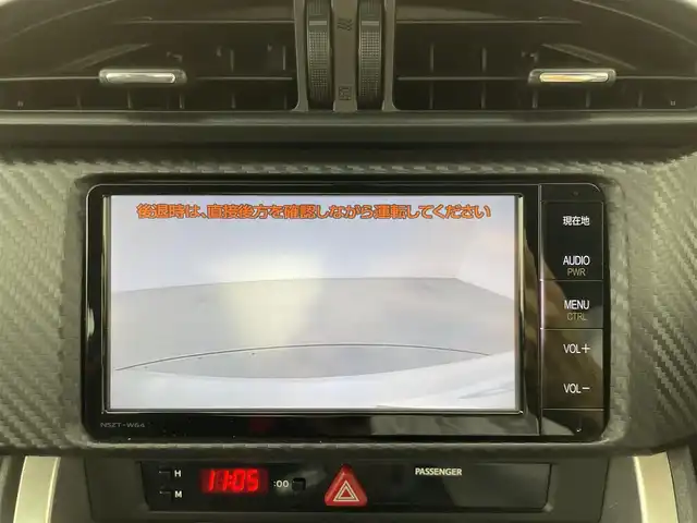 トヨタ ８６ GT 群馬県 2016(平28)年 3.9万km クリスタルホワイトパール 純正7インチSDナビ/(フルセグTV/BT/CD/DVD/SD/AM/FM)/クルーズコントロール/バックカメラ/パドルシフト/HIDヘッドライト/オートライト/プッシュスタート/スマートキー/革巻きステアリング/純正フロアマット/純正アルミホイール/W＋サイド＋カーテンエアバッグ