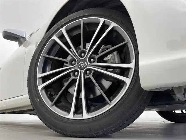 トヨタ ８６ GT 群馬県 2016(平28)年 3.9万km クリスタルホワイトパール 純正7インチSDナビ/(フルセグTV/BT/CD/DVD/SD/AM/FM)/クルーズコントロール/バックカメラ/パドルシフト/HIDヘッドライト/オートライト/プッシュスタート/スマートキー/革巻きステアリング/純正フロアマット/純正アルミホイール/W＋サイド＋カーテンエアバッグ