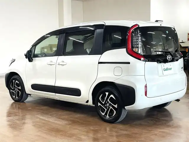 トヨタ シエンタ ハイブリッド Z 道央・札幌 2023(令5)年 3.7万km ホワイトパールクリスタルシャイン 4WD/寒冷地仕様/純正ナビ/・フルセグTV/CD/DVD/BT/USB/バックカメラ/トヨタセーフティセンス/・プリクラッシュセーフティ/・レーントレーシングアシスト/・レーンディパーチャーアラート/・ロードサインアシスト/・ドライバー異常検知システム/・発進遅れ告知機能/・プロアクティブドライビングアシスト/・緊急時操舵支援機能/・低速時加速抑制機能/横滑り防止装置/前後コーナーセンサー/ブラインドスポットモニター/レーダークルーズコントロール/ビルトインETC/両側パワースライドドア/オートライト/アダプティブハイビーム/LEDヘッドライト/プッシュスタート/スマートキーx2/純正フロアマット/純正ドアバイザー/ウインカーミラー/ステアリングリモコン/純正15インチAW/社外AW付き冬タイヤ積込/・185/65R15 ’23製 7mm/新車時保証書/取扱説明書