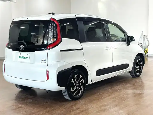 トヨタ シエンタ ハイブリッド Z 道央・札幌 2023(令5)年 3.7万km ホワイトパールクリスタルシャイン 4WD/寒冷地仕様/純正ナビ/・フルセグTV/CD/DVD/BT/USB/バックカメラ/トヨタセーフティセンス/・プリクラッシュセーフティ/・レーントレーシングアシスト/・レーンディパーチャーアラート/・ロードサインアシスト/・ドライバー異常検知システム/・発進遅れ告知機能/・プロアクティブドライビングアシスト/・緊急時操舵支援機能/・低速時加速抑制機能/横滑り防止装置/前後コーナーセンサー/ブラインドスポットモニター/レーダークルーズコントロール/ビルトインETC/両側パワースライドドア/オートライト/アダプティブハイビーム/LEDヘッドライト/プッシュスタート/スマートキーx2/純正フロアマット/純正ドアバイザー/ウインカーミラー/ステアリングリモコン/純正15インチAW/社外AW付き冬タイヤ積込/・185/65R15 ’23製 7mm/新車時保証書/取扱説明書