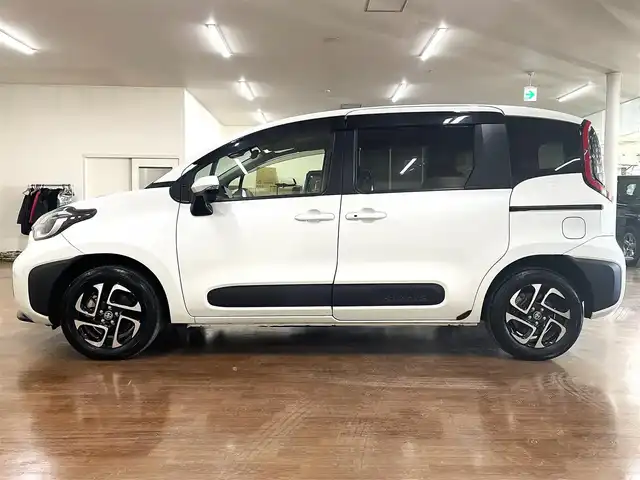 トヨタ シエンタ ハイブリッド Z 道央・札幌 2023(令5)年 3.7万km ホワイトパールクリスタルシャイン 4WD/寒冷地仕様/純正ナビ/・フルセグTV/CD/DVD/BT/USB/バックカメラ/トヨタセーフティセンス/・プリクラッシュセーフティ/・レーントレーシングアシスト/・レーンディパーチャーアラート/・ロードサインアシスト/・ドライバー異常検知システム/・発進遅れ告知機能/・プロアクティブドライビングアシスト/・緊急時操舵支援機能/・低速時加速抑制機能/横滑り防止装置/前後コーナーセンサー/ブラインドスポットモニター/レーダークルーズコントロール/ビルトインETC/両側パワースライドドア/オートライト/アダプティブハイビーム/LEDヘッドライト/プッシュスタート/スマートキーx2/純正フロアマット/純正ドアバイザー/ウインカーミラー/ステアリングリモコン/純正15インチAW/社外AW付き冬タイヤ積込/・185/65R15 ’23製 7mm/新車時保証書/取扱説明書