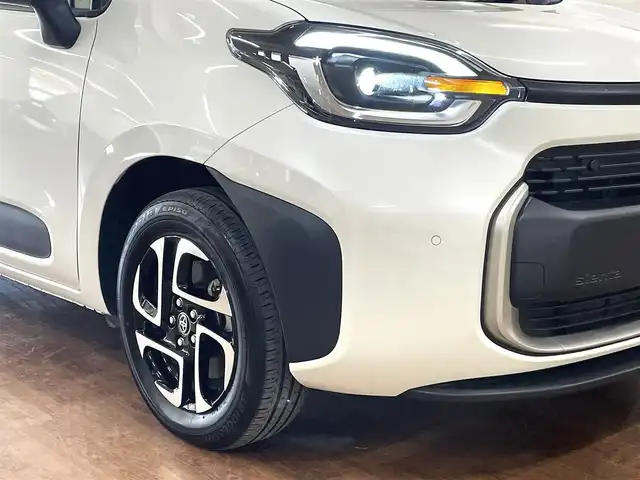 トヨタ シエンタ ハイブリッド Z 道央・札幌 2023(令5)年 3.7万km ホワイトパールクリスタルシャイン 4WD/寒冷地仕様/純正ナビ/・フルセグTV/CD/DVD/BT/USB/バックカメラ/トヨタセーフティセンス/・プリクラッシュセーフティ/・レーントレーシングアシスト/・レーンディパーチャーアラート/・ロードサインアシスト/・ドライバー異常検知システム/・発進遅れ告知機能/・プロアクティブドライビングアシスト/・緊急時操舵支援機能/・低速時加速抑制機能/横滑り防止装置/前後コーナーセンサー/ブラインドスポットモニター/レーダークルーズコントロール/ビルトインETC/両側パワースライドドア/オートライト/アダプティブハイビーム/LEDヘッドライト/プッシュスタート/スマートキーx2/純正フロアマット/純正ドアバイザー/ウインカーミラー/ステアリングリモコン/純正15インチAW/社外AW付き冬タイヤ積込/・185/65R15 ’23製 7mm/新車時保証書/取扱説明書