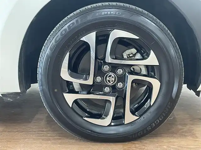 トヨタ シエンタ ハイブリッド Z 道央・札幌 2023(令5)年 3.7万km ホワイトパールクリスタルシャイン 4WD/寒冷地仕様/純正ナビ/・フルセグTV/CD/DVD/BT/USB/バックカメラ/トヨタセーフティセンス/・プリクラッシュセーフティ/・レーントレーシングアシスト/・レーンディパーチャーアラート/・ロードサインアシスト/・ドライバー異常検知システム/・発進遅れ告知機能/・プロアクティブドライビングアシスト/・緊急時操舵支援機能/・低速時加速抑制機能/横滑り防止装置/前後コーナーセンサー/ブラインドスポットモニター/レーダークルーズコントロール/ビルトインETC/両側パワースライドドア/オートライト/アダプティブハイビーム/LEDヘッドライト/プッシュスタート/スマートキーx2/純正フロアマット/純正ドアバイザー/ウインカーミラー/ステアリングリモコン/純正15インチAW/社外AW付き冬タイヤ積込/・185/65R15 ’23製 7mm/新車時保証書/取扱説明書