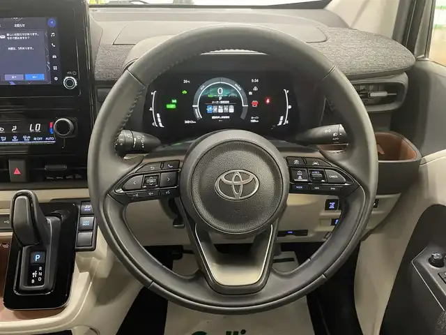 トヨタ シエンタ ハイブリッド Z 道央・札幌 2023(令5)年 3.7万km ホワイトパールクリスタルシャイン 4WD/寒冷地仕様/純正ナビ/・フルセグTV/CD/DVD/BT/USB/バックカメラ/トヨタセーフティセンス/・プリクラッシュセーフティ/・レーントレーシングアシスト/・レーンディパーチャーアラート/・ロードサインアシスト/・ドライバー異常検知システム/・発進遅れ告知機能/・プロアクティブドライビングアシスト/・緊急時操舵支援機能/・低速時加速抑制機能/横滑り防止装置/前後コーナーセンサー/ブラインドスポットモニター/レーダークルーズコントロール/ビルトインETC/両側パワースライドドア/オートライト/アダプティブハイビーム/LEDヘッドライト/プッシュスタート/スマートキーx2/純正フロアマット/純正ドアバイザー/ウインカーミラー/ステアリングリモコン/純正15インチAW/社外AW付き冬タイヤ積込/・185/65R15 ’23製 7mm/新車時保証書/取扱説明書