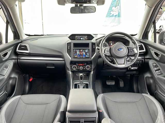 スバル フォレスター ツーリング 道北・旭川 2020(令2)年 3.3万km アイスシルバーメタリック ・４ＷＤ/・純正メモリーナビ/ＣＤ、ＤＶＤ、ＢＴ、ＳＤ、フルセグ/・バック、サイドカメラ////アイサイトコアテクノロジー////・プリクラッシュブレーキ/・追従機能付クルーズコントロール/・車線逸脱抑制機能、逸脱警報/・ＡＴ誤発進、誤後進抑制制御/・ふらつき警報/・先行車発進お知らせ/・後退時ブレーキアシスト/・ＬＥＤオートライト/・ステアリングレスポンシブヘッドランプ/・ドライブレコーダー/・パドルシフト/・オートビークルホールド/・ステアリングヒーター/・ミラーヒーター/・フロントワイパーデアイサー/・全席シートヒーター/・ハーフレザーシート/・純正１７インチアルミ/・新車時保証書、取説/・ＥＴＣ/・スペアキー×１