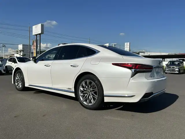 レクサス ＬＳ 500h Iパッケージ 岡山県 2017(平29)年 7.3万km ソニッククォーツ 登録時走行距離72585km/車検2026/11月まで/純正12.3インチナビ/フルセグTV(AM.FM.CD.DVD.TV.BT)/全方位カメラ/ビルトインETC2.0/ブラインドスポットモニター/クリアランスソナー/衝突軽減ブレーキ/シートヒーター/シートベンチレーション/レーダークルーズコントロール/レーンキープアシスト/オートライト/オートマチックハイビーム/アイドリングストップ/パワートランクリッド/19インチ純正AW/純正フロアマット