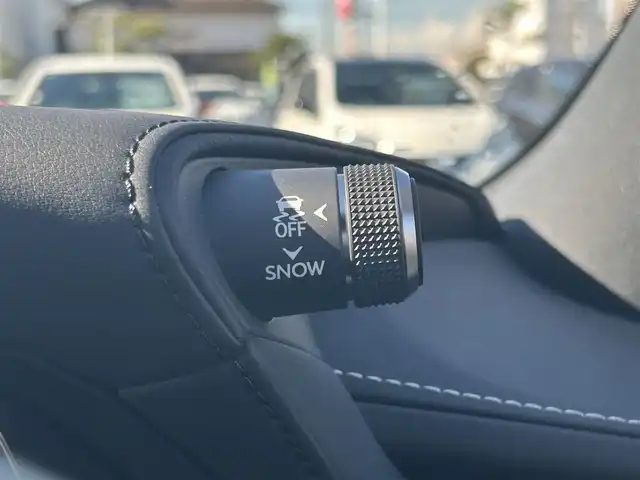 レクサス ＬＳ 500h Iパッケージ 岡山県 2017(平29)年 7.3万km ソニッククォーツ 登録時走行距離72585km/車検2026/11月まで/純正12.3インチナビ/フルセグTV(AM.FM.CD.DVD.TV.BT)/全方位カメラ/ビルトインETC2.0/ブラインドスポットモニター/クリアランスソナー/衝突軽減ブレーキ/シートヒーター/シートベンチレーション/レーダークルーズコントロール/レーンキープアシスト/オートライト/オートマチックハイビーム/アイドリングストップ/パワートランクリッド/19インチ純正AW/純正フロアマット