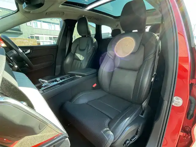 ボルボ ボルボ ＸＣ６０ B5 AWD インスクリプション 青森県 2022(令4)年 6.4万km フュージョンレッドM ワンオーナー/4WD/ターボ/パノラマサンルーフ/黒革シート/全方位カメラ/アダプティブクルーズコントロール/ＡｐｐｌｅＣａｒＰｌａｙ/置くだけ充電/純正HDDナビ/(USB/Bt)/レーンキープアシスト/ブラインドスポット/ヘッドアップディスプレイ/バーチャルコックピット/前席メモリー付きパワーシート/全席シートヒーター/前席ベンチレーター/D席マッサージ機能/ステアリングヒーター/ステアリングスイッチ/ＬＥＤオートライト/LEDフォグランプ/純正１９インチアルミホイール/ウインカーミラー/ルーフレール/ヘットライトウオッシャー/前後バンパーソナー/革巻きステア/ノブ/パドルシフト/プッシュスタートシステム/W/サイド/カーテンエアバッグ/アイドリングストップ/ドアバイザ/ABS/スマートキーX2/保証書/点検記録簿　R5.R6