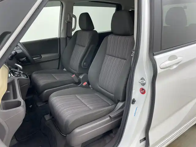 ホンダ フリード ハイブリット G 岡山県 2016(平28)年 14万km ホワイトオーキッドパール 純正ナビ/・FM/AM/Bluetooth/フルセグ/CD/DVD/バックカメラ/両側パワースライド/ETC/社外ドライブレコーダー（前後）/クルーズコントロール/スペアキー1本/盗難防止装置/横滑り防止装置/純正LEDヘッドライト/・オートライト/・フォグライト/純正フロアマット