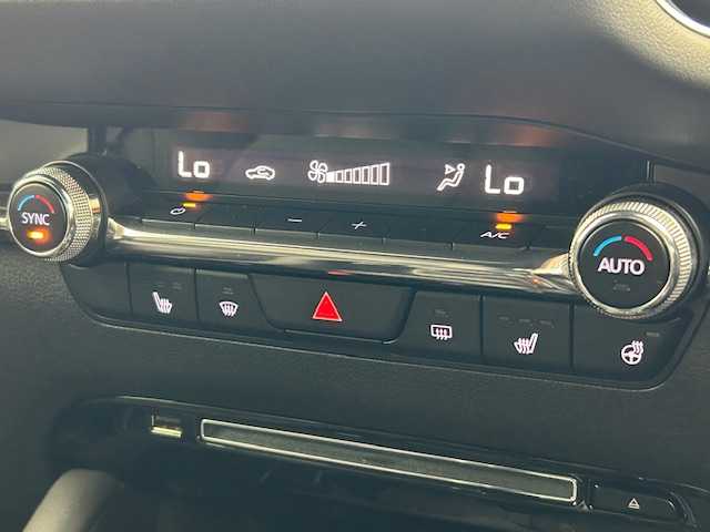 マツダ マツダ３ファストバック 20S Lパッケージ 宮城県 2020(令2)年 4.4万km マシーングレープレミアムM 純正ナビ/フルセグTV/AM/FM/Bluetooth/CD/DVD/全方位カメラ/レーダークルーズコントロール/運転席パワーシート/前席シートヒーター/ステアリングヒーター/パドルシフト/ブラインドスポットモニター/純正18インチAW/クリアランスソナー/横滑り防止装置/衝突被害軽減システム/前後ドライブレコーダー/スペアキー×1/オートライト/オートマチックハイビーム/ETC/取扱説明書/純正フロアマット