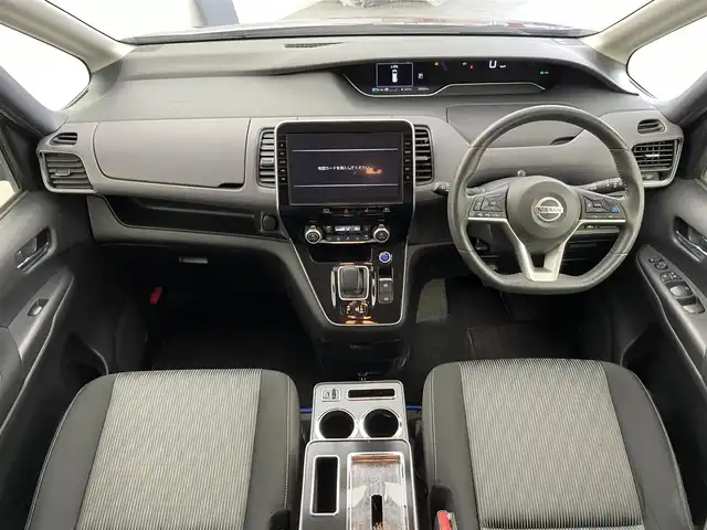 日産 セレナ e－パワー ハイウェイスター V 群馬県 2021(令3)年 3.9万km マルーンレッド 2トーン 純正１０インチナビ/ＢＴ/フルセグ/フリップダウンモニター/全方位カメラ/ＥＴＣ/ハンズフリー両側パワースライドドア/シートヒーター/レーンアシスト/パーキングアシスト/インテリジェントルームミラー/SRSエアバック （運転席/助手席/サイド/カーテン）/オートライト/オートマチックハイビーム/衝突被害軽減システム/盗難防止装置/禁煙者
