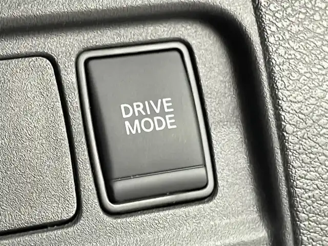 日産 セレナ e－パワー ハイウェイスター V 群馬県 2021(令3)年 3.9万km マルーンレッド 2トーン 純正１０インチナビ/ＢＴ/フルセグ/フリップダウンモニター/全方位カメラ/ＥＴＣ/ハンズフリー両側パワースライドドア/シートヒーター/レーンアシスト/パーキングアシスト/インテリジェントルームミラー/SRSエアバック （運転席/助手席/サイド/カーテン）/オートライト/オートマチックハイビーム/衝突被害軽減システム/盗難防止装置/禁煙者