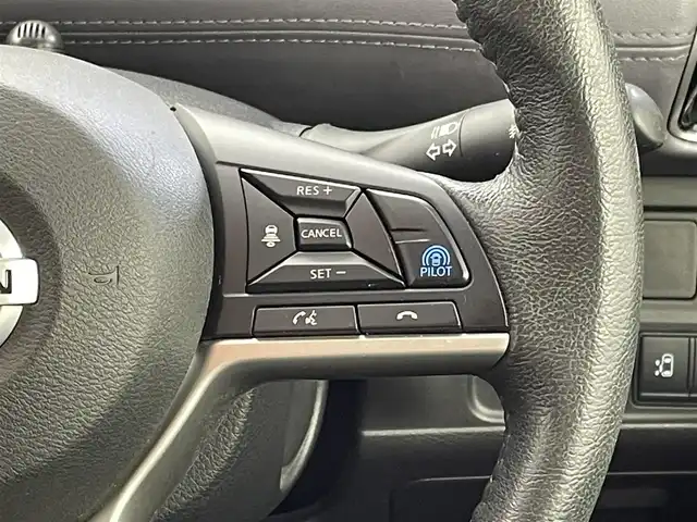 日産 セレナ e－パワー ハイウェイスター V 群馬県 2021(令3)年 3.9万km マルーンレッド 2トーン 純正１０インチナビ/ＢＴ/フルセグ/フリップダウンモニター/全方位カメラ/ＥＴＣ/ハンズフリー両側パワースライドドア/シートヒーター/レーンアシスト/パーキングアシスト/インテリジェントルームミラー/SRSエアバック （運転席/助手席/サイド/カーテン）/オートライト/オートマチックハイビーム/衝突被害軽減システム/盗難防止装置/禁煙者