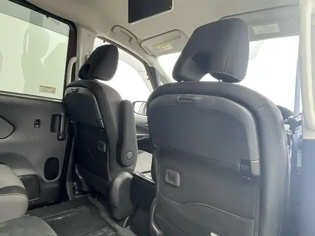 日産 セレナ e－パワー ハイウェイスター V 群馬県 2021(令3)年 3.9万km マルーンレッド 2トーン 純正１０インチナビ/ＢＴ/フルセグ/フリップダウンモニター/全方位カメラ/ＥＴＣ/ハンズフリー両側パワースライドドア/シートヒーター/レーンアシスト/パーキングアシスト/インテリジェントルームミラー/SRSエアバック （運転席/助手席/サイド/カーテン）/オートライト/オートマチックハイビーム/衝突被害軽減システム/盗難防止装置/禁煙者