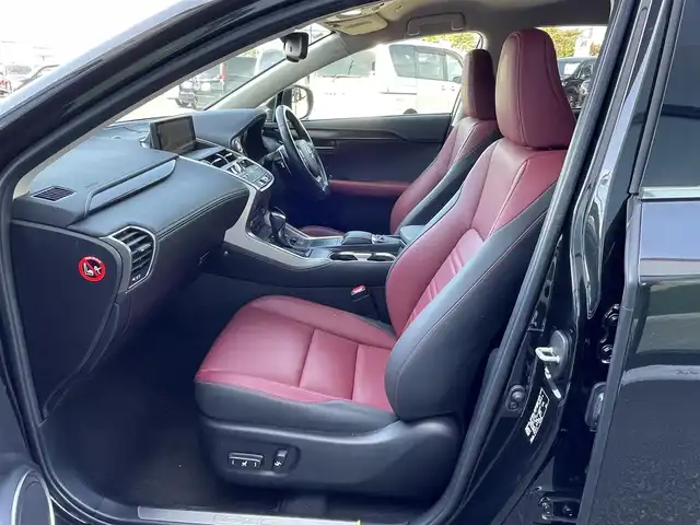 レクサス ＮＸ 300h Iパッケージ 道央・札幌 2020(令2)年 5万km グラファイトブラックガラスフレーク ４WD/純正メモリーナビ/CD/DVD/BT/フルセグ/プリクラッシュセーフティ/横滑り防止装置/レーダークルーズコントロール/レーンキープアシスト/クリアランスソナー/ブラインドスポットモニター/パーキングサポートブレーキ/ロードサインアシスト/バック/サイドカメラ/ビルトインETC2.0/ドライブレコーダー/EVMODE/DRIVEMODE切替/パワーバックドア/前席パワーシート/D席メモリーシート/前席シートヒーター/革巻きステアリング/ステアリングリモコン/パドルシフト/ハンドルヒーター/電動パーキング/ブレーキホールド/MTモード付AT/自動防眩ミラー/HUD/nanoe/プッシュスタート/スマートキー/カードキー/リモートスタート/３眼LEDヘッドライト/オートライト/オートハイビーム/フォグランプ/電動格納ミラー/ヒーテッドドアミラー/ウィンカーミラー/フロアマット/スペアキー