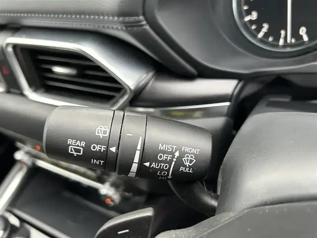 マツダ ＣＸ－５ 25S スポーツアピアランス 香川県 2021(令3)年 1.5万km スノーフレイクホワイトパールマイカ 登録時走行距離14768km/1オーナー/純正10.25型ディスプレイオーディオ/（フルセグTV/Bluetooth/USB）/純正前後ドライブレコーダー/i-ACTIVSENSE/・360°ビューモニター/・アドバンストスマートシティブレーキサポート/・レーダークルーズコントロール/・レーンキープアシスト/・車線逸脱警報システム/・ブラインドスポットモニター/・交通標識認識/・ドライバーアテンションアラート/・アダプティブフロントライティングシステム/・ハイビームコントロールシステム/LEDヘッドライト/ヘッドアップディスプレイ/電動パーキングブレーキ/オートブレーキホールド/オートワイパー/革巻きステアリング/ステアリングスイッチ/パドルシフト/ステアリングヒーター/黒革シート/前席パワーシート/前席シートヒーター/電動バックドア/ワイヤレス充電器/純正ETC/純正19インチ専用アルミホイール/純正フロアマット/トノカバー/ISOFIX/スペアキー/新車保証書/整備記録簿/取扱説明書