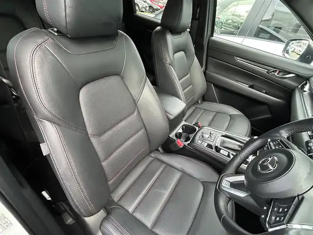 マツダ ＣＸ－５ 25S スポーツアピアランス 香川県 2021(令3)年 1.5万km スノーフレイクホワイトパールマイカ 登録時走行距離14768km/1オーナー/純正10.25型ディスプレイオーディオ/（フルセグTV/Bluetooth/USB）/純正前後ドライブレコーダー/i-ACTIVSENSE/・360°ビューモニター/・アドバンストスマートシティブレーキサポート/・レーダークルーズコントロール/・レーンキープアシスト/・車線逸脱警報システム/・ブラインドスポットモニター/・交通標識認識/・ドライバーアテンションアラート/・アダプティブフロントライティングシステム/・ハイビームコントロールシステム/LEDヘッドライト/ヘッドアップディスプレイ/電動パーキングブレーキ/オートブレーキホールド/オートワイパー/革巻きステアリング/ステアリングスイッチ/パドルシフト/ステアリングヒーター/黒革シート/前席パワーシート/前席シートヒーター/電動バックドア/ワイヤレス充電器/純正ETC/純正19インチ専用アルミホイール/純正フロアマット/トノカバー/ISOFIX/スペアキー/新車保証書/整備記録簿/取扱説明書