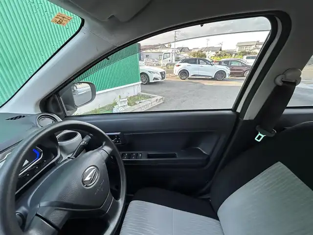 ダイハツ ミラ イース X SAⅢ 宮城県 2018(平30)年 3.6万km ホワイト スマートアシスト3/・衝突被害軽減ブレーキ/・車線逸脱警報/・誤発進抑制機能/・オートハイビーム/・先行車発進お知らせ機能/純正CDオーディオ/LEDヘッドランプ/ヘッドライトレベライザー/リモコンキー/アイドリングストップ/電動格納ミラー/フロアマット/ドアバイザー/Wエアバッグ