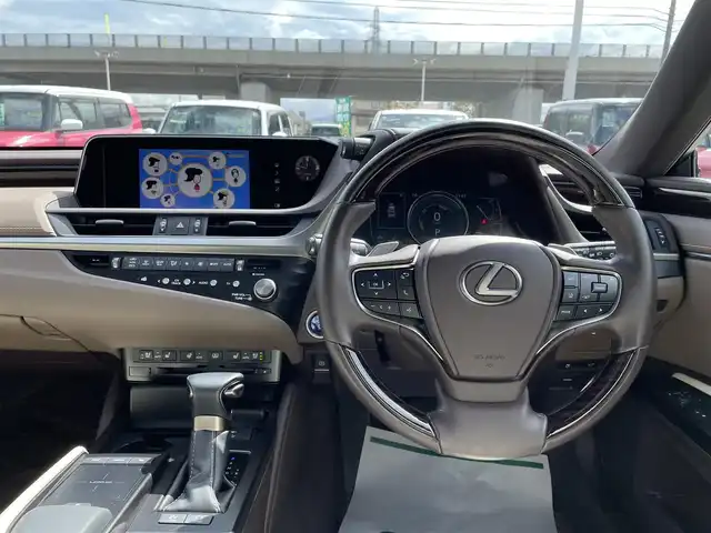 レクサス ＥＳ 300h 石川県 2020(令2)年 4.9万km グラファイトブラックガラスフレーク メーカー純正ナビ/フルセグTV/パノラマモニター/LEDヘッドライト/サンルーフ/革シート/シートヒーター&クーラー/パワートランク/純正アルミホイール/ETC2.0/ドライブレコーダー/ブラインドスポットモニター/レクサスセーフティ/レーダークルーズ/保証書