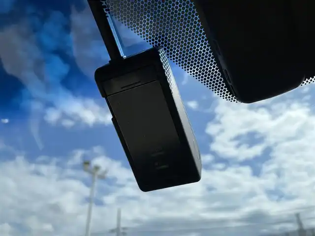 レクサス ＥＳ 300h 石川県 2020(令2)年 4.9万km グラファイトブラックガラスフレーク メーカー純正ナビ/フルセグTV/パノラマモニター/LEDヘッドライト/サンルーフ/革シート/シートヒーター&クーラー/パワートランク/純正アルミホイール/ETC2.0/ドライブレコーダー/ブラインドスポットモニター/レクサスセーフティ/レーダークルーズ/保証書