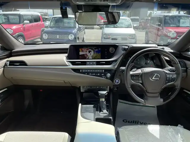 レクサス ＥＳ 300h 石川県 2020(令2)年 4.9万km グラファイトブラックガラスフレーク メーカー純正ナビ/フルセグTV/パノラマモニター/LEDヘッドライト/サンルーフ/革シート/シートヒーター&クーラー/パワートランク/純正アルミホイール/ETC2.0/ドライブレコーダー/ブラインドスポットモニター/レクサスセーフティ/レーダークルーズ/保証書