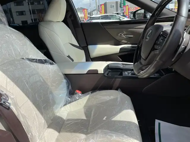 レクサス ＥＳ 300h 石川県 2020(令2)年 4.9万km グラファイトブラックガラスフレーク メーカー純正ナビ/フルセグTV/パノラマモニター/LEDヘッドライト/サンルーフ/革シート/シートヒーター&クーラー/パワートランク/純正アルミホイール/ETC2.0/ドライブレコーダー/ブラインドスポットモニター/レクサスセーフティ/レーダークルーズ/保証書