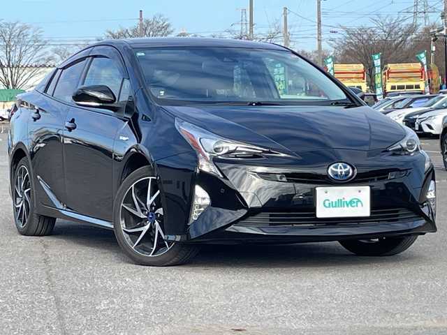 トヨタ プリウス Sセーフティプラス 道央・札幌 2018(平30)年 6.4万km アティチュードブラックマイカ ４WD/ワンオーナー/寒冷地仕様/純正ディーラーOPナビ/CD/DVD/BT/フルセグ/トヨタセーフティセンス/プリクラッシュセーフティ/横滑り防止装置/レーダークルーズコントロール/レーンキープアシスト/パーキングアシスト/クリアランスソナー/バックカメラ/ビルトインETC/ドライブレコーダー/自動防眩ミラー/EVMODE/DRIVEMODE切替/ワイパーデアイサー/革巻きステアリング/ステアリングリモコン/レーダー探知機/プッシュスタート/スマートキー/LEDヘッドライト/オートライト/オートハイビーム/フォグランプ/電動格納ミラー/ヒーテッドドアミラー/ウィンカーミラー/純正フロアマット/ドアバイザー/社外AW付冬タイヤ積込/（純正ホイールキャップ付き）/195/65/R15/2018年/山6mm