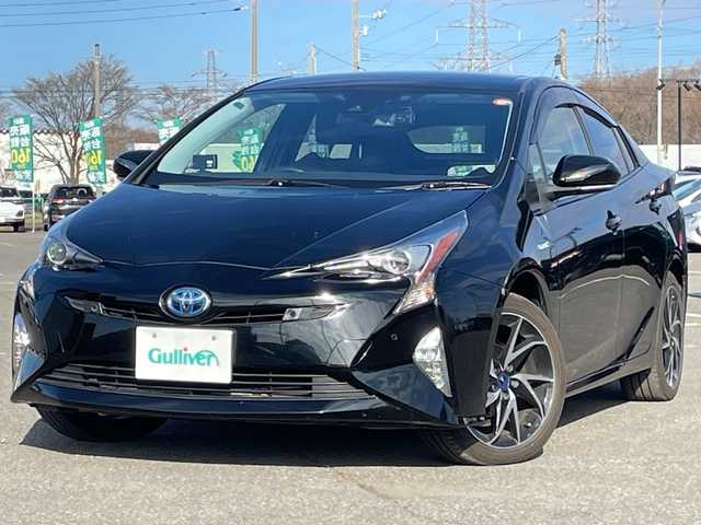 トヨタ プリウス Sセーフティプラス 道央・札幌 2018(平30)年 6.4万km アティチュードブラックマイカ ４WD/ワンオーナー/寒冷地仕様/純正ディーラーOPナビ/CD/DVD/BT/フルセグ/トヨタセーフティセンス/プリクラッシュセーフティ/横滑り防止装置/レーダークルーズコントロール/レーンキープアシスト/パーキングアシスト/クリアランスソナー/バックカメラ/ビルトインETC/ドライブレコーダー/自動防眩ミラー/EVMODE/DRIVEMODE切替/ワイパーデアイサー/革巻きステアリング/ステアリングリモコン/レーダー探知機/プッシュスタート/スマートキー/LEDヘッドライト/オートライト/オートハイビーム/フォグランプ/電動格納ミラー/ヒーテッドドアミラー/ウィンカーミラー/純正フロアマット/ドアバイザー/社外AW付冬タイヤ積込/（純正ホイールキャップ付き）/195/65/R15/2018年/山6mm