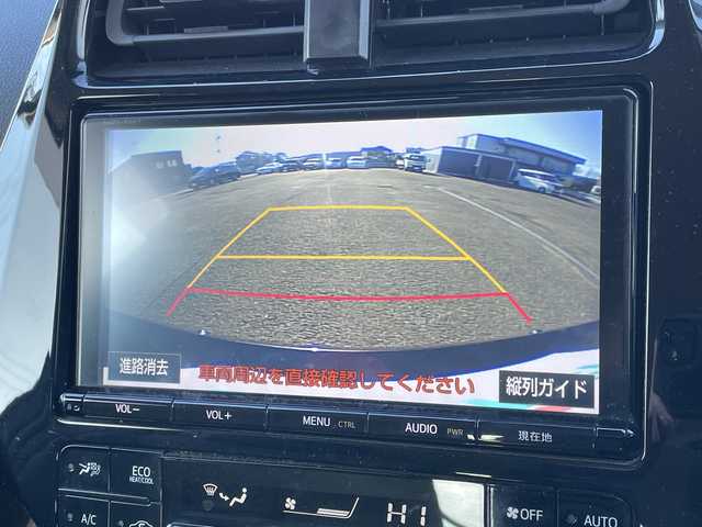 トヨタ プリウス Sセーフティプラス 道央・札幌 2018(平30)年 6.4万km アティチュードブラックマイカ ４WD/ワンオーナー/寒冷地仕様/純正ディーラーOPナビ/CD/DVD/BT/フルセグ/トヨタセーフティセンス/プリクラッシュセーフティ/横滑り防止装置/レーダークルーズコントロール/レーンキープアシスト/パーキングアシスト/クリアランスソナー/バックカメラ/ビルトインETC/ドライブレコーダー/自動防眩ミラー/EVMODE/DRIVEMODE切替/ワイパーデアイサー/革巻きステアリング/ステアリングリモコン/レーダー探知機/プッシュスタート/スマートキー/LEDヘッドライト/オートライト/オートハイビーム/フォグランプ/電動格納ミラー/ヒーテッドドアミラー/ウィンカーミラー/純正フロアマット/ドアバイザー/社外AW付冬タイヤ積込/（純正ホイールキャップ付き）/195/65/R15/2018年/山6mm