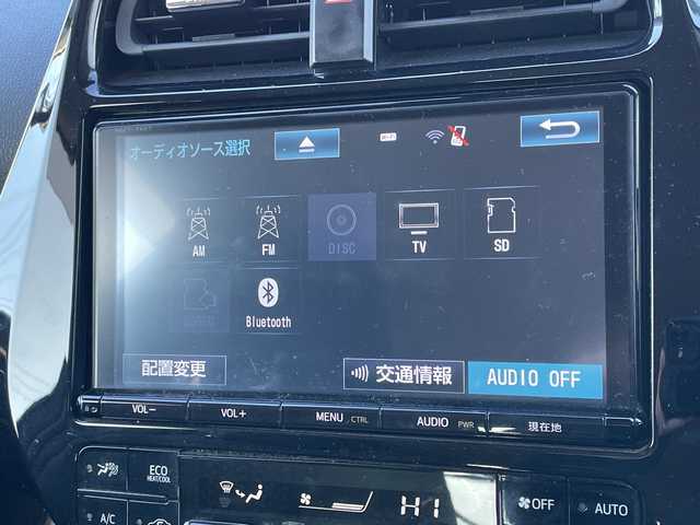 トヨタ プリウス Sセーフティプラス 道央・札幌 2018(平30)年 6.4万km アティチュードブラックマイカ ４WD/ワンオーナー/寒冷地仕様/純正ディーラーOPナビ/CD/DVD/BT/フルセグ/トヨタセーフティセンス/プリクラッシュセーフティ/横滑り防止装置/レーダークルーズコントロール/レーンキープアシスト/パーキングアシスト/クリアランスソナー/バックカメラ/ビルトインETC/ドライブレコーダー/自動防眩ミラー/EVMODE/DRIVEMODE切替/ワイパーデアイサー/革巻きステアリング/ステアリングリモコン/レーダー探知機/プッシュスタート/スマートキー/LEDヘッドライト/オートライト/オートハイビーム/フォグランプ/電動格納ミラー/ヒーテッドドアミラー/ウィンカーミラー/純正フロアマット/ドアバイザー/社外AW付冬タイヤ積込/（純正ホイールキャップ付き）/195/65/R15/2018年/山6mm