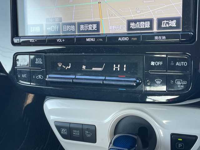 トヨタ プリウス Sセーフティプラス 道央・札幌 2018(平30)年 6.4万km アティチュードブラックマイカ ４WD/ワンオーナー/寒冷地仕様/純正ディーラーOPナビ/CD/DVD/BT/フルセグ/トヨタセーフティセンス/プリクラッシュセーフティ/横滑り防止装置/レーダークルーズコントロール/レーンキープアシスト/パーキングアシスト/クリアランスソナー/バックカメラ/ビルトインETC/ドライブレコーダー/自動防眩ミラー/EVMODE/DRIVEMODE切替/ワイパーデアイサー/革巻きステアリング/ステアリングリモコン/レーダー探知機/プッシュスタート/スマートキー/LEDヘッドライト/オートライト/オートハイビーム/フォグランプ/電動格納ミラー/ヒーテッドドアミラー/ウィンカーミラー/純正フロアマット/ドアバイザー/社外AW付冬タイヤ積込/（純正ホイールキャップ付き）/195/65/R15/2018年/山6mm