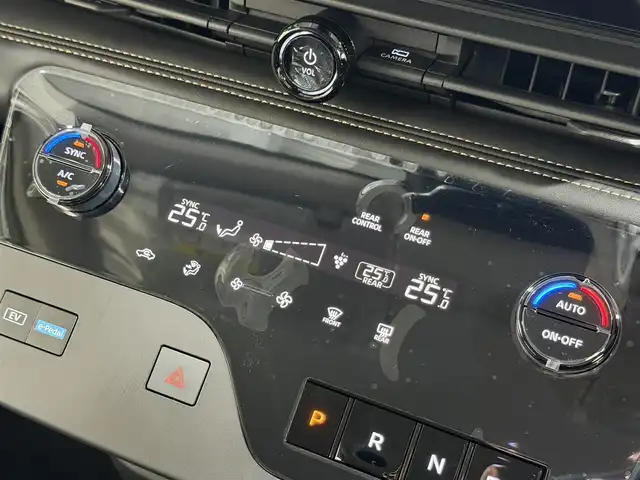 日産 セレナ e－パワー ハイウェイスター V 大阪府 2025(令7)年 0.1千km プリズムホワイト 登録済未使用車 ProPILOT 純正12.3incナビTV 360カメラ デジタルインナーミラー ハーフレザー レーダークルコン 衝突軽減ブレーキ レーンアシスト ブラインドSM 踏み間違い防止装置 クリアランスソナー 置き型充電