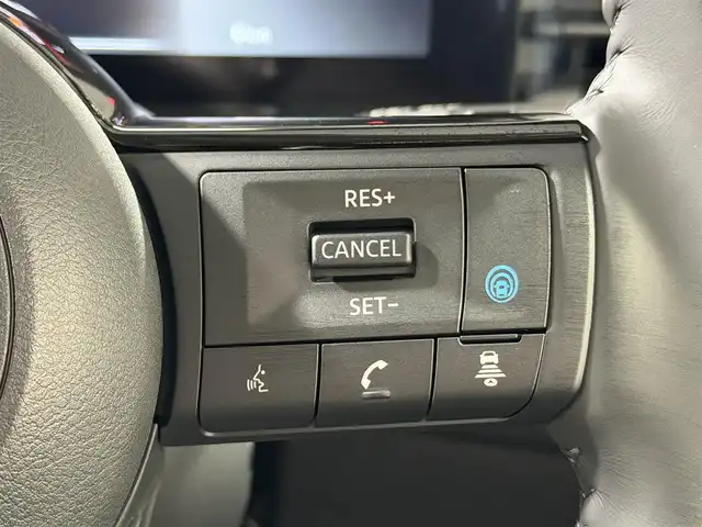 日産 セレナ e－パワー ハイウェイスター V 大阪府 2025(令7)年 0.1千km プリズムホワイト 登録済未使用車 ProPILOT 純正12.3incナビTV 360カメラ デジタルインナーミラー ハーフレザー レーダークルコン 衝突軽減ブレーキ レーンアシスト ブラインドSM 踏み間違い防止装置 クリアランスソナー 置き型充電