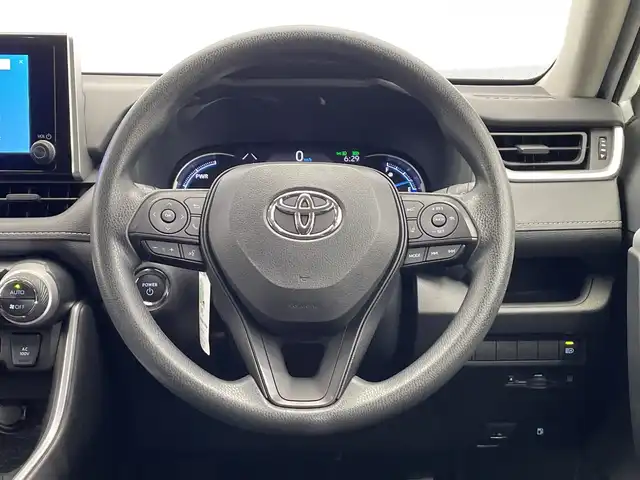トヨタ ＲＡＶ４ ハイブリッドX 栃木県 2023(令5)年 1.6万km ホワイトパールクリスタルシャイン ワンオーナー/8インチディスプレイオーディオ/（Bluetooth/USB/フルセグTV/Applecarplay/AndroidAuto）/バックカメラ/TRDフルエアロ/トヨタセーフティセンス/衝突軽減ブレーキ/車線逸脱警報/オートマチックハイビーム/先行車発進告知/ブラインドスポットモニター/前後コーナーセンサー/ビルトインETC2.0/前方ドラレコ/禁煙車/オートライト/LEDヘッドライト/横滑り防止装置/AC100V電源/フォグランプ/スマートキー/プッシュスタート/ステアリングスイッチ/革巻きステアリング/電動格納ミラー/純正アルミホイール/純正フロアマット