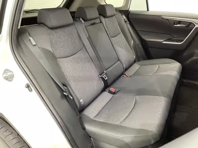 トヨタ ＲＡＶ４ ハイブリッドX 栃木県 2023(令5)年 1.6万km ホワイトパールクリスタルシャイン ワンオーナー/8インチディスプレイオーディオ/（Bluetooth/USB/フルセグTV/Applecarplay/AndroidAuto）/バックカメラ/TRDフルエアロ/トヨタセーフティセンス/衝突軽減ブレーキ/車線逸脱警報/オートマチックハイビーム/先行車発進告知/ブラインドスポットモニター/前後コーナーセンサー/ビルトインETC2.0/前方ドラレコ/禁煙車/オートライト/LEDヘッドライト/横滑り防止装置/AC100V電源/フォグランプ/スマートキー/プッシュスタート/ステアリングスイッチ/革巻きステアリング/電動格納ミラー/純正アルミホイール/純正フロアマット