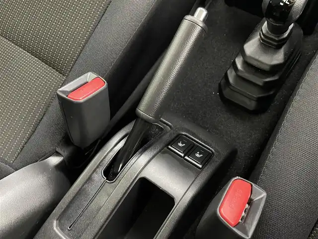 スズキ ジムニー シエラ JC 埼玉県 2023(令5)年 2.2万km ジャングルグリーン 8インチナビ Bluetooth バックカメラ シートヒーター クルーズコントロール 衝突軽減システム オートハイビーム ダウンヒルアシストコントロール 純正LEDヘッドライト ETC スマートキー