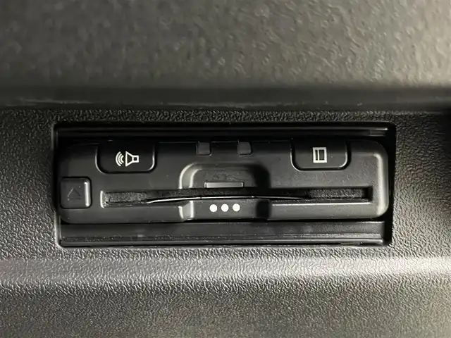 スズキ ジムニー シエラ JC 埼玉県 2023(令5)年 2.2万km ジャングルグリーン 8インチナビ Bluetooth バックカメラ シートヒーター クルーズコントロール 衝突軽減システム オートハイビーム ダウンヒルアシストコントロール 純正LEDヘッドライト ETC スマートキー