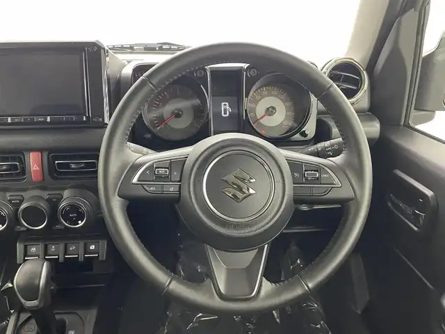 スズキ ジムニー シエラ JC 埼玉県 2023(令5)年 2.2万km ジャングルグリーン 8インチナビ Bluetooth バックカメラ シートヒーター クルーズコントロール 衝突軽減システム オートハイビーム ダウンヒルアシストコントロール 純正LEDヘッドライト ETC スマートキー