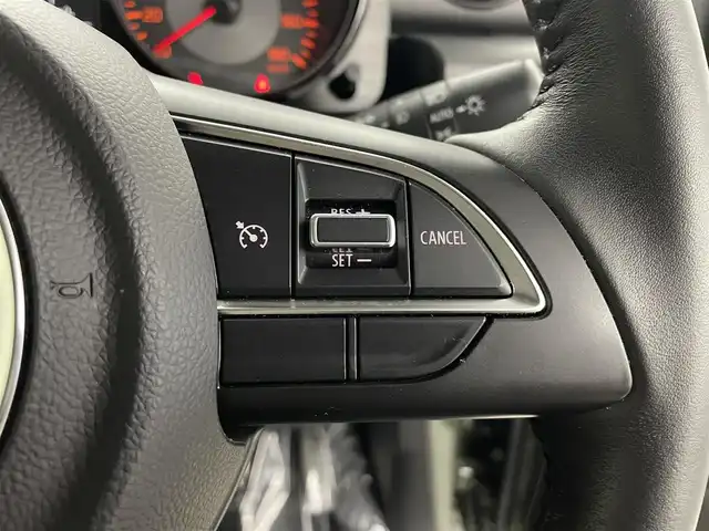 スズキ ジムニー シエラ JC 埼玉県 2023(令5)年 2.2万km ジャングルグリーン 8インチナビ Bluetooth バックカメラ シートヒーター クルーズコントロール 衝突軽減システム オートハイビーム ダウンヒルアシストコントロール 純正LEDヘッドライト ETC スマートキー