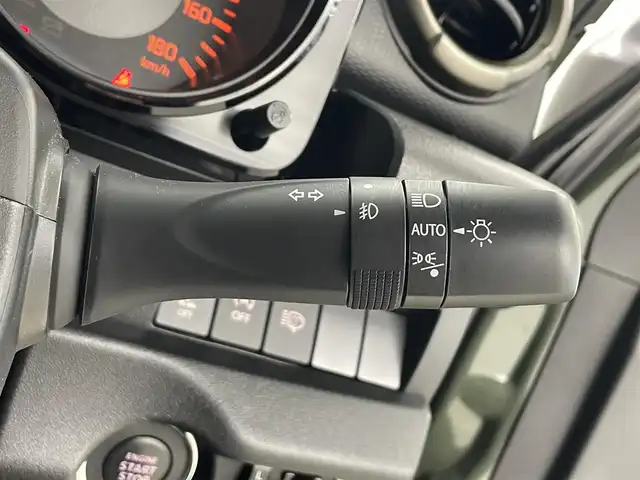 スズキ ジムニー シエラ JC 埼玉県 2023(令5)年 2.2万km ジャングルグリーン 8インチナビ Bluetooth バックカメラ シートヒーター クルーズコントロール 衝突軽減システム オートハイビーム ダウンヒルアシストコントロール 純正LEDヘッドライト ETC スマートキー