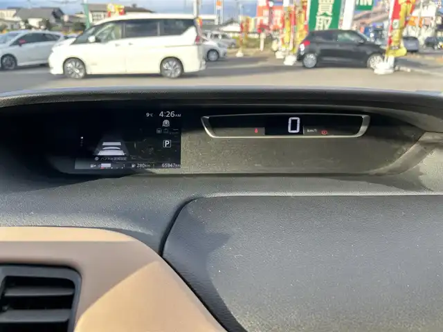 日産 セレナ ハイウェイスター G 宮城県 2016(平28)年 6.6万km ブリリアントホワイトパール セーフティパックB/・プロパイロット/・車線逸脱防止支援システム/・SRSエアバッグ（サイド/カーテン）/・アラウンドビューモニター/・スマートルームミラー/・ステアリングスイッチ/・踏み間違い衝突防止アシスト/・インテリジェントパーキングアシスト/・進入禁止標識検知/・ふらつき警報/・フロント＆バックソナー/・ヒーター付ドアミラー/・電動パーキングブレーキ/・オートブレーキホールド/グラデーション織物/合皮コンビシート/ブラウン革貼インパネ加飾/＝＝＝/エマージェンシーブレーキ/車線逸脱警報/純正フリップダウンモニター/純正9インチナビ（MM516D-L）/・CD/DVD/・Bluetooth/・フルセグTV/ビルトインETC/ハンズフリー両側電動スライドドア/革巻きステアリング/ステアリングスイッチ/LEDヘッドランプ/フォグランプ/オートライト/スマートキー＆プッシュスタート/電動格納ミラー/純正16インチAW/純正フロアマット/ドアバイザー/W/サイド/カーテンエアバッグ