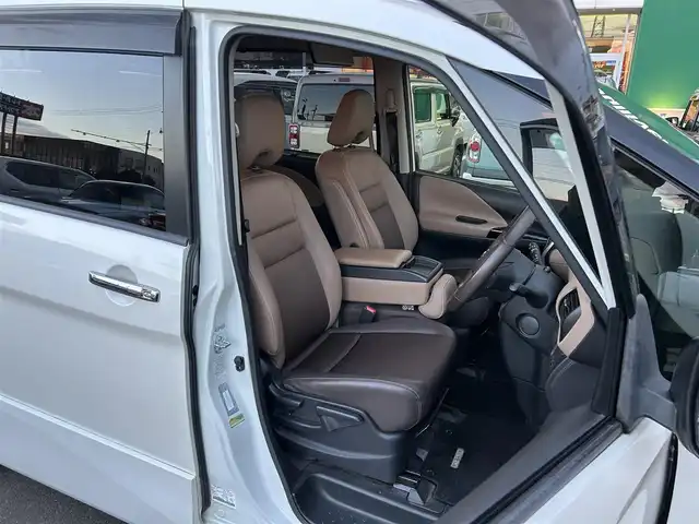 日産 セレナ ハイウェイスター G 宮城県 2016(平28)年 6.6万km ブリリアントホワイトパール セーフティパックB/・プロパイロット/・車線逸脱防止支援システム/・SRSエアバッグ（サイド/カーテン）/・アラウンドビューモニター/・スマートルームミラー/・ステアリングスイッチ/・踏み間違い衝突防止アシスト/・インテリジェントパーキングアシスト/・進入禁止標識検知/・ふらつき警報/・フロント＆バックソナー/・ヒーター付ドアミラー/・電動パーキングブレーキ/・オートブレーキホールド/グラデーション織物/合皮コンビシート/ブラウン革貼インパネ加飾/＝＝＝/エマージェンシーブレーキ/車線逸脱警報/純正フリップダウンモニター/純正9インチナビ（MM516D-L）/・CD/DVD/・Bluetooth/・フルセグTV/ビルトインETC/ハンズフリー両側電動スライドドア/革巻きステアリング/ステアリングスイッチ/LEDヘッドランプ/フォグランプ/オートライト/スマートキー＆プッシュスタート/電動格納ミラー/純正16インチAW/純正フロアマット/ドアバイザー/W/サイド/カーテンエアバッグ