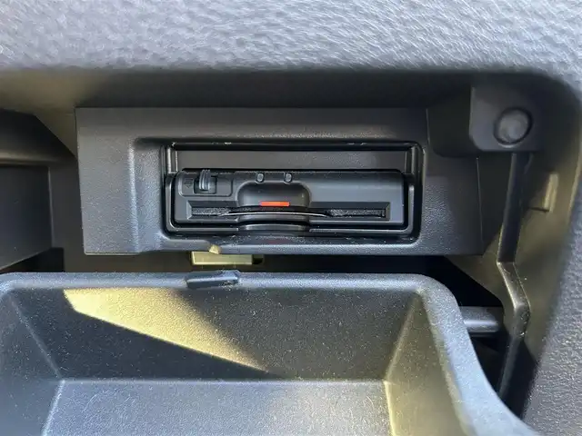 日産 セレナ ハイウェイスター G 宮城県 2016(平28)年 6.6万km ブリリアントホワイトパール セーフティパックB/・プロパイロット/・車線逸脱防止支援システム/・SRSエアバッグ（サイド/カーテン）/・アラウンドビューモニター/・スマートルームミラー/・ステアリングスイッチ/・踏み間違い衝突防止アシスト/・インテリジェントパーキングアシスト/・進入禁止標識検知/・ふらつき警報/・フロント＆バックソナー/・ヒーター付ドアミラー/・電動パーキングブレーキ/・オートブレーキホールド/グラデーション織物/合皮コンビシート/ブラウン革貼インパネ加飾/＝＝＝/エマージェンシーブレーキ/車線逸脱警報/純正フリップダウンモニター/純正9インチナビ（MM516D-L）/・CD/DVD/・Bluetooth/・フルセグTV/ビルトインETC/ハンズフリー両側電動スライドドア/革巻きステアリング/ステアリングスイッチ/LEDヘッドランプ/フォグランプ/オートライト/スマートキー＆プッシュスタート/電動格納ミラー/純正16インチAW/純正フロアマット/ドアバイザー/W/サイド/カーテンエアバッグ