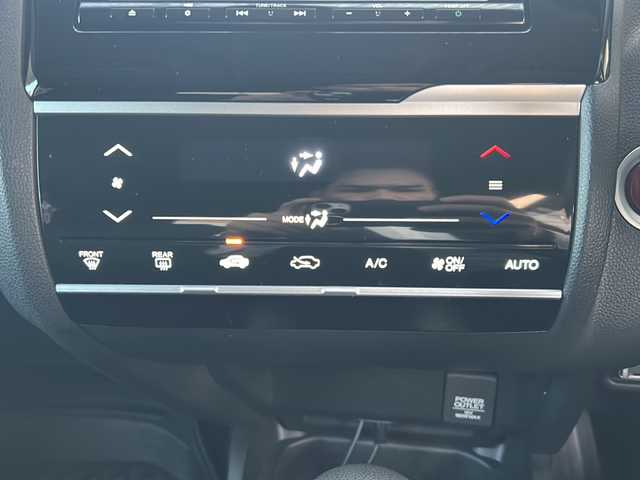 ホンダ フィット 13G Fパッケージ ファインED 大阪府 2017(平29)年 3.4万km クリスタルブラックパール ワンオーナー/純正ナビ/フルセグＴＶ/Bluetoothオーディーオ/DVD再生/バックカメラ/衝突軽減ブレーキ/スマートキー/プッシュスタート/ETC/LEDライト/サイドエアバッグ/カーテンエアバッグ