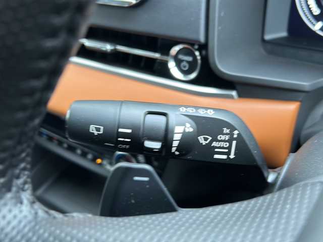 三菱 アウトランダー ＰＨＥＶ P 埼玉県 2022(令4)年 5.4万km 茶 ワンオーナー　/純正ナビ　/フルセグ/BT/USB/FM/AM/ＢＯＳＥサウンド　/全周囲カメラ　/ＥＴＣ　/前席パワーシート　/前席エアーシート　/全席シートヒーター/運転席メモリーシート　/ハンドルヒーター　/置くだけ充電　/パドルシフト/ＡＣＣ/衝突軽減システム/踏み間違い防止/ＢＳＭ/ＡＣ１５００Ｗ/パワーバックドア/電動パーキング/オートホールド/ルーフキャリア/ノーマルタイヤ４本/スマートキー2本/保証書　/取扱説明書