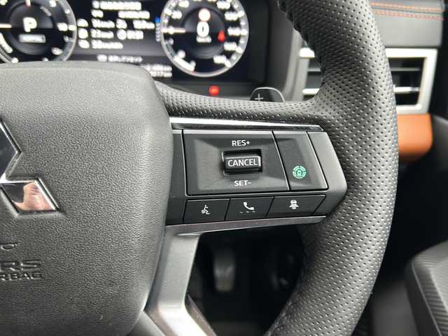 三菱 アウトランダー ＰＨＥＶ P 埼玉県 2022(令4)年 5.4万km 茶 ワンオーナー　/純正ナビ　/フルセグ/BT/USB/FM/AM/ＢＯＳＥサウンド　/全周囲カメラ　/ＥＴＣ　/前席パワーシート　/前席エアーシート　/全席シートヒーター/運転席メモリーシート　/ハンドルヒーター　/置くだけ充電　/パドルシフト/ＡＣＣ/衝突軽減システム/踏み間違い防止/ＢＳＭ/ＡＣ１５００Ｗ/パワーバックドア/電動パーキング/オートホールド/ルーフキャリア/ノーマルタイヤ４本/スマートキー2本/保証書　/取扱説明書