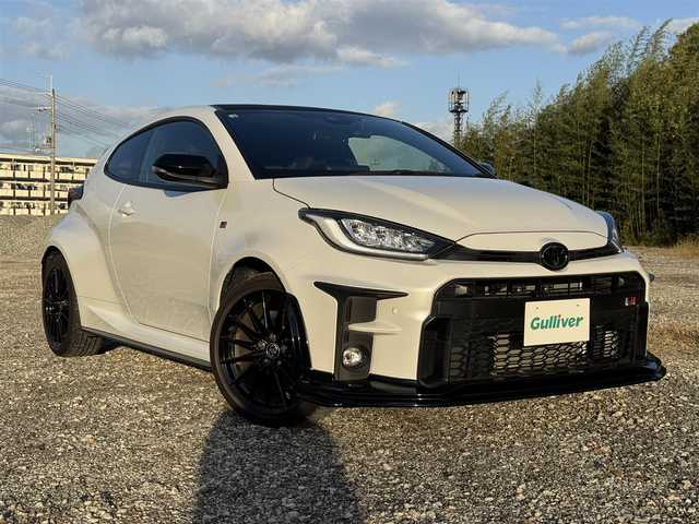 トヨタ ＧＲヤリス RS 兵庫県 2022(令4)年 3万km プラチナホワイトパールマイカ GRエアロ（F/S）/トヨタセーフティセンス/プリクラッシュセーフティ/バックモニター/前2席シートヒーター/ステアリングヒーター/前後2カメドラレコ/純正ディスプレイオーディオ/Bluetooth接続可/ETC/LEDヘッドライト