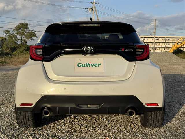 トヨタ ＧＲヤリス RS 兵庫県 2022(令4)年 3万km プラチナホワイトパールマイカ GRエアロ（F/S）/トヨタセーフティセンス/プリクラッシュセーフティ/バックモニター/前2席シートヒーター/ステアリングヒーター/前後2カメドラレコ/純正ディスプレイオーディオ/Bluetooth接続可/ETC/LEDヘッドライト