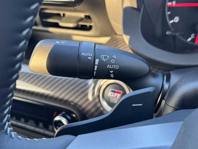 トヨタ ＧＲヤリス RS 兵庫県 2022(令4)年 3万km プラチナホワイトパールマイカ GRエアロ（F/S）/トヨタセーフティセンス/プリクラッシュセーフティ/バックモニター/前2席シートヒーター/ステアリングヒーター/前後2カメドラレコ/純正ディスプレイオーディオ/Bluetooth接続可/ETC/LEDヘッドライト