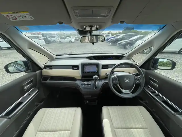 ホンダ フリード G ホンダセンシング 千葉県 2018(平30)年 5.7万km コバルトブルーパール ホンダセンシング/・衝突軽減ブレーキ/レーンキープアシスト/・レーダークルーズコントロール/オートハイビーム/・クリアランスソナー/踏み間違い防止/・標識認識機能/純正メモリナビ(VXM-184VFi)/・フルセグ/BT/DVD/CD/バックカメラ/ステアリングスイッチ/ETC/両側パワースライドドア/LEDヘッドライト/オートライト/スマートキー/プッシュスタート/純正フロアマット/社外15インチAW